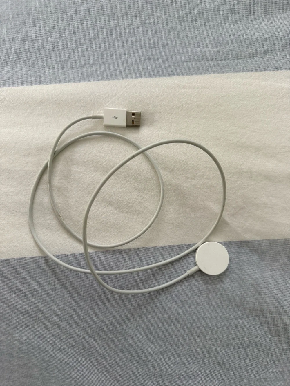 Apple White Magnetic Charging Cable for Apple Watch